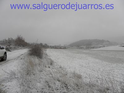 Desde las esquina del pinar hacia el pueblo. Todo nevado
